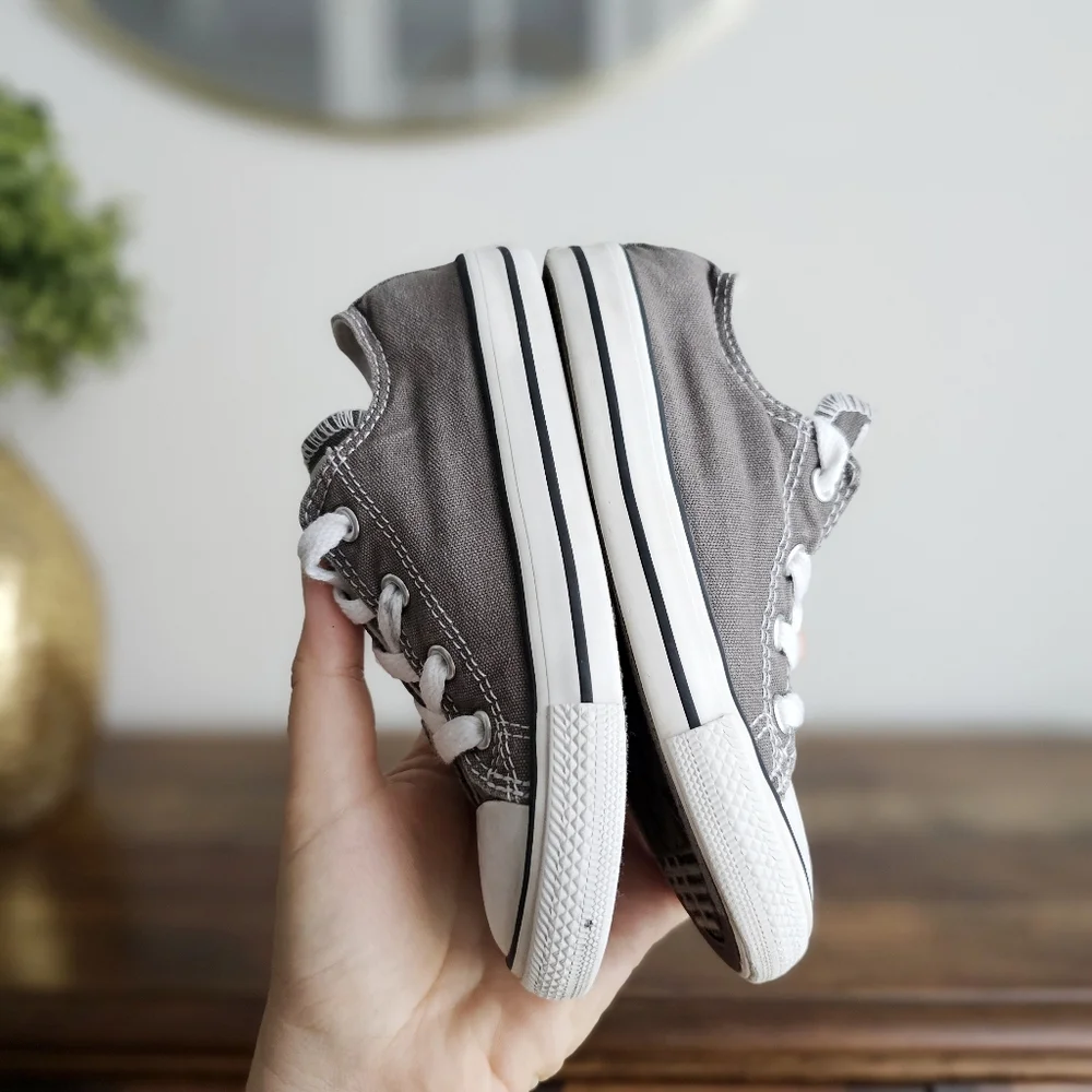 Converse 7J794: Unisex-Baby Chuck Taylor Ox Low Charcoal Sneaker Infant US 9